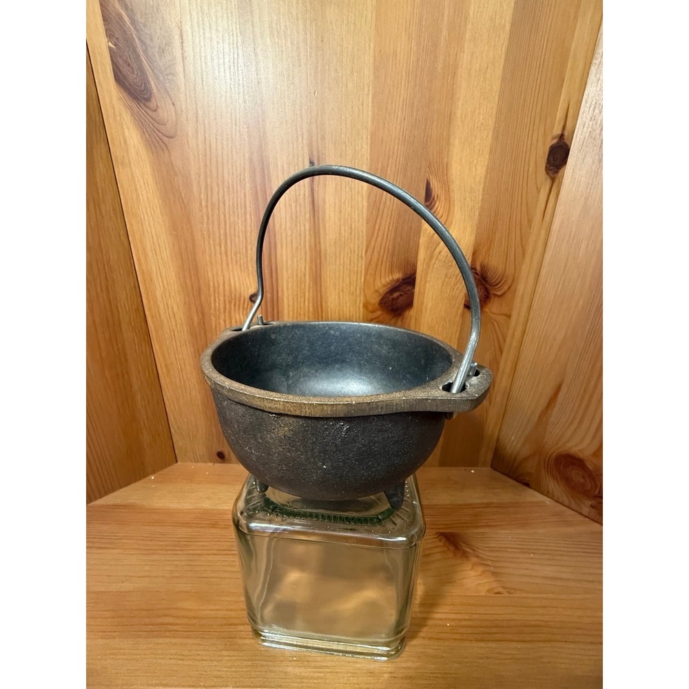 Small Cast Iron Cauldron Pot 3 Leg Witch Cauldron With Bail Handle